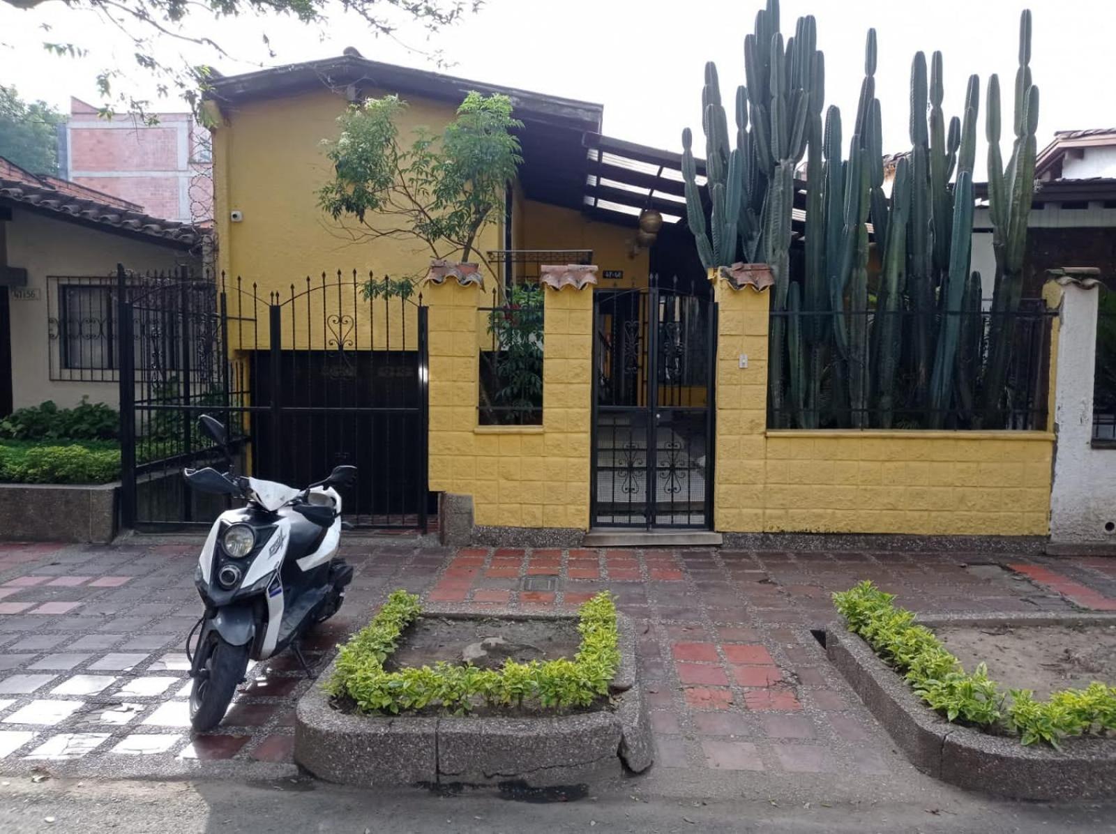 Yellow House Hostel Medellín Exterior foto