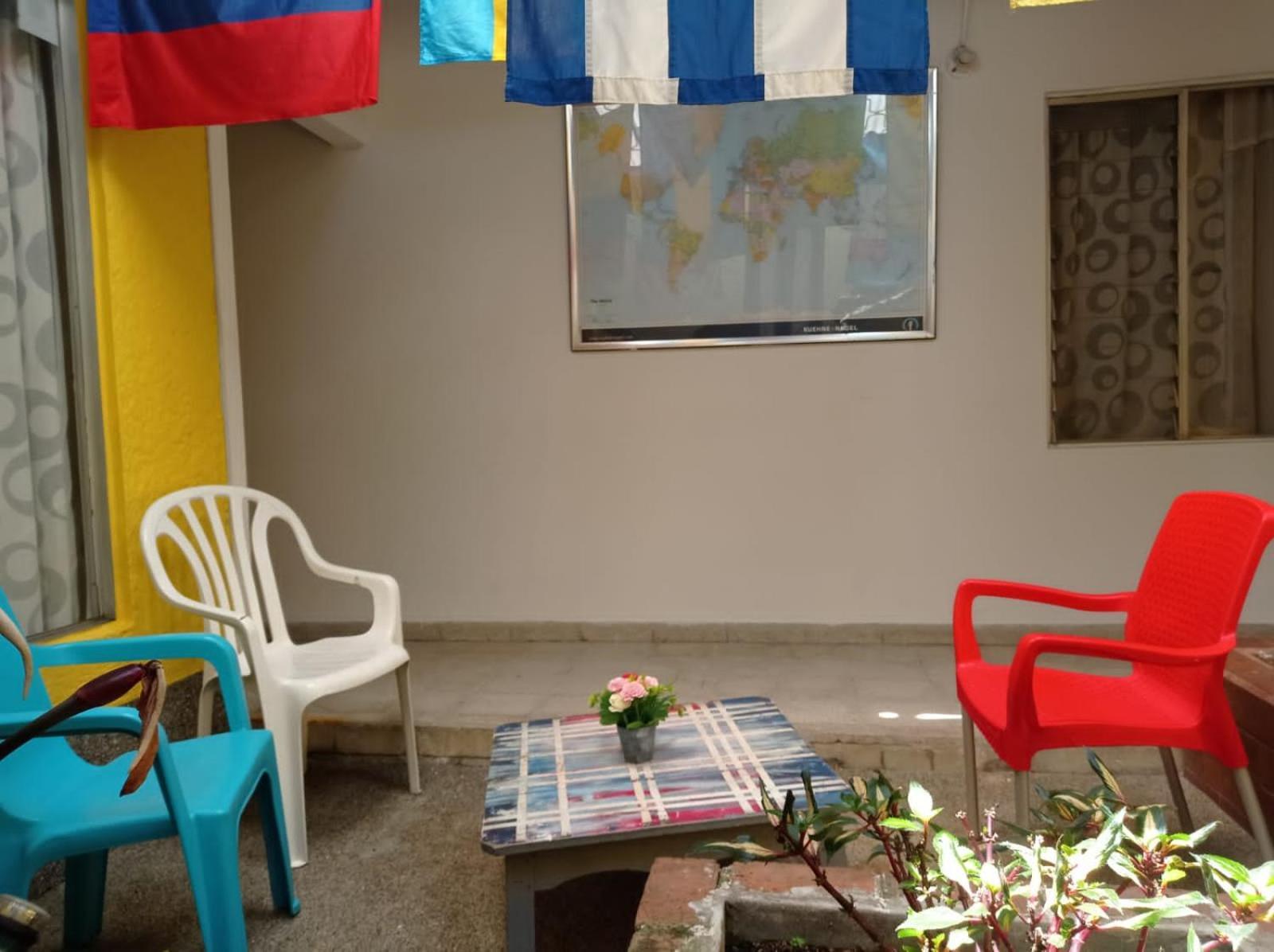 Yellow House Hostel Medellín Exterior foto